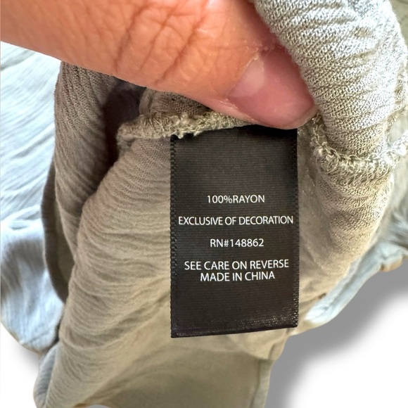 Torrid Crinkle Gauze Embroidered Top Sz 0X (14W) EUC - Picture 7 of 11